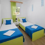 Hébergement de vacances Pet Friendly Home In Tinjan Tinjan
