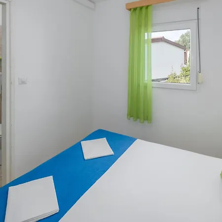 Pet Friendly In בית נופש Tinjan