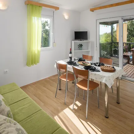 Pet Friendly Home In Tinjan